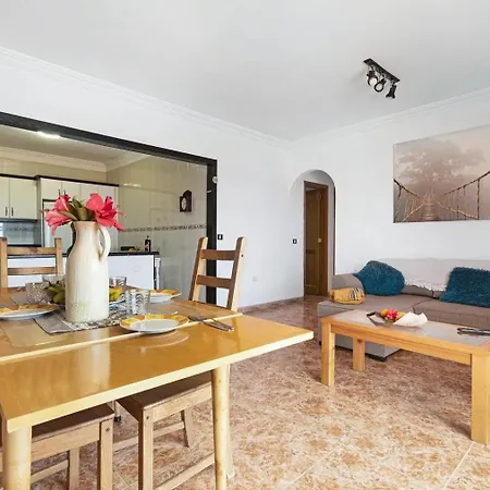 Сasa de vacaciones Stunning 2-bed House In *