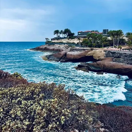 Stunning 2-bed House In Puerto de la Cruz (Tenerife)